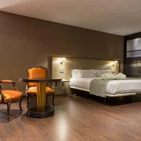 فندق Iberik Santo Domingo Plaza 4*